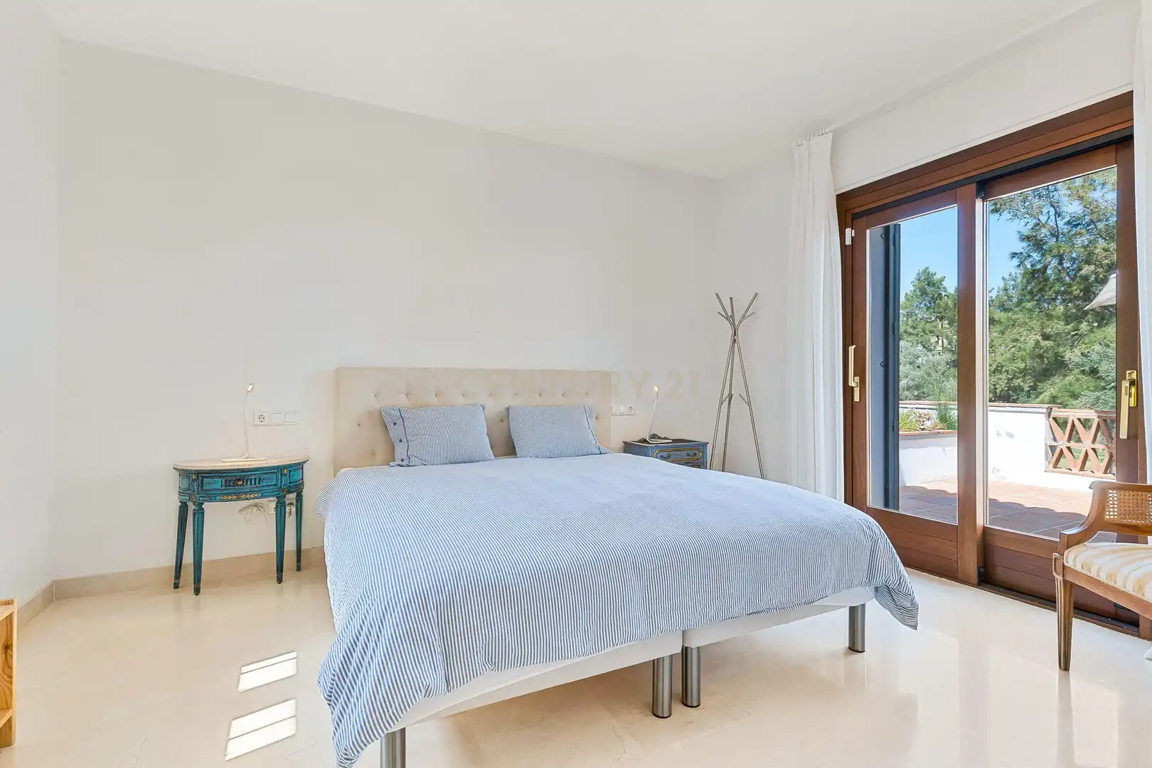 Dormitori de Casa o xalet en venda en Mijas amb Aire condicionat, Jardí privat i Traster