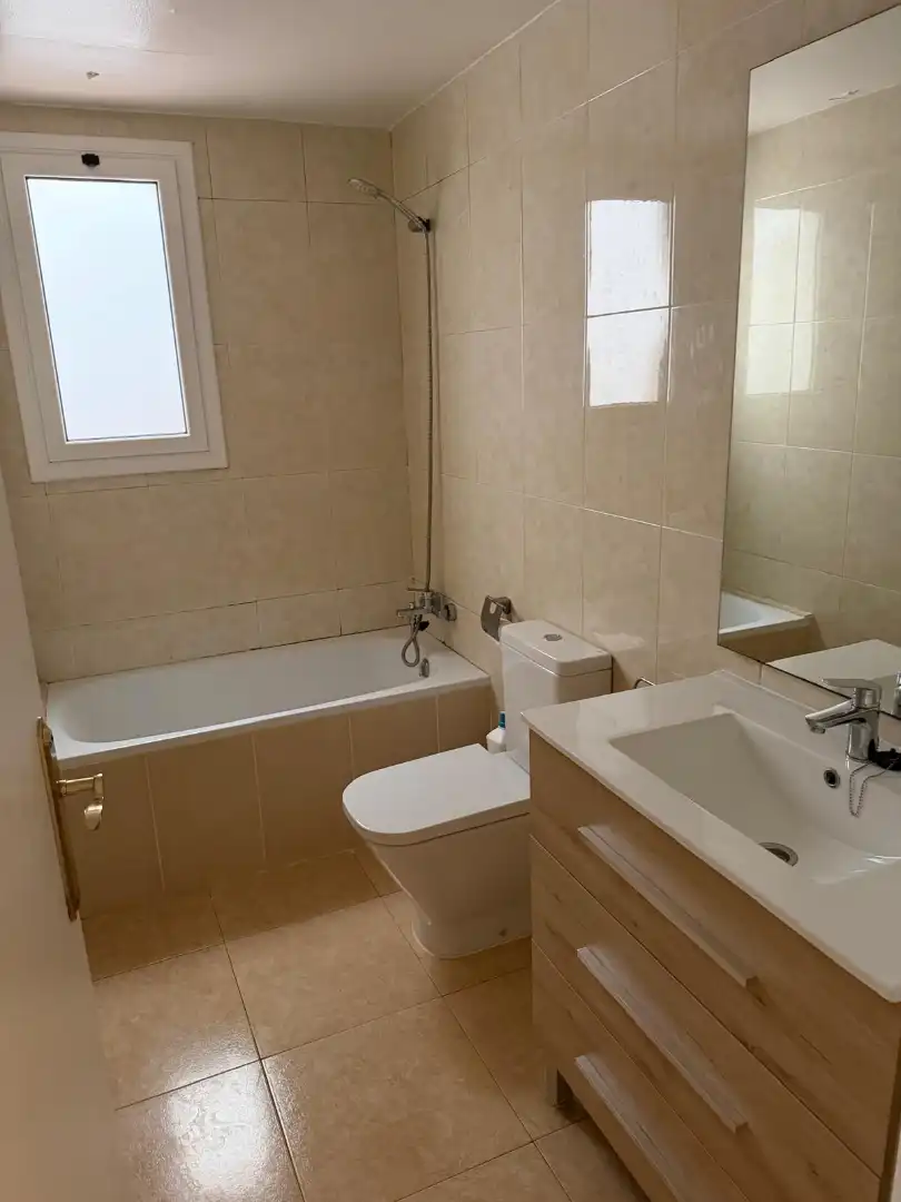 Baño de Piso en venta en Santa Coloma de Gramenet con Parquet y Balcón