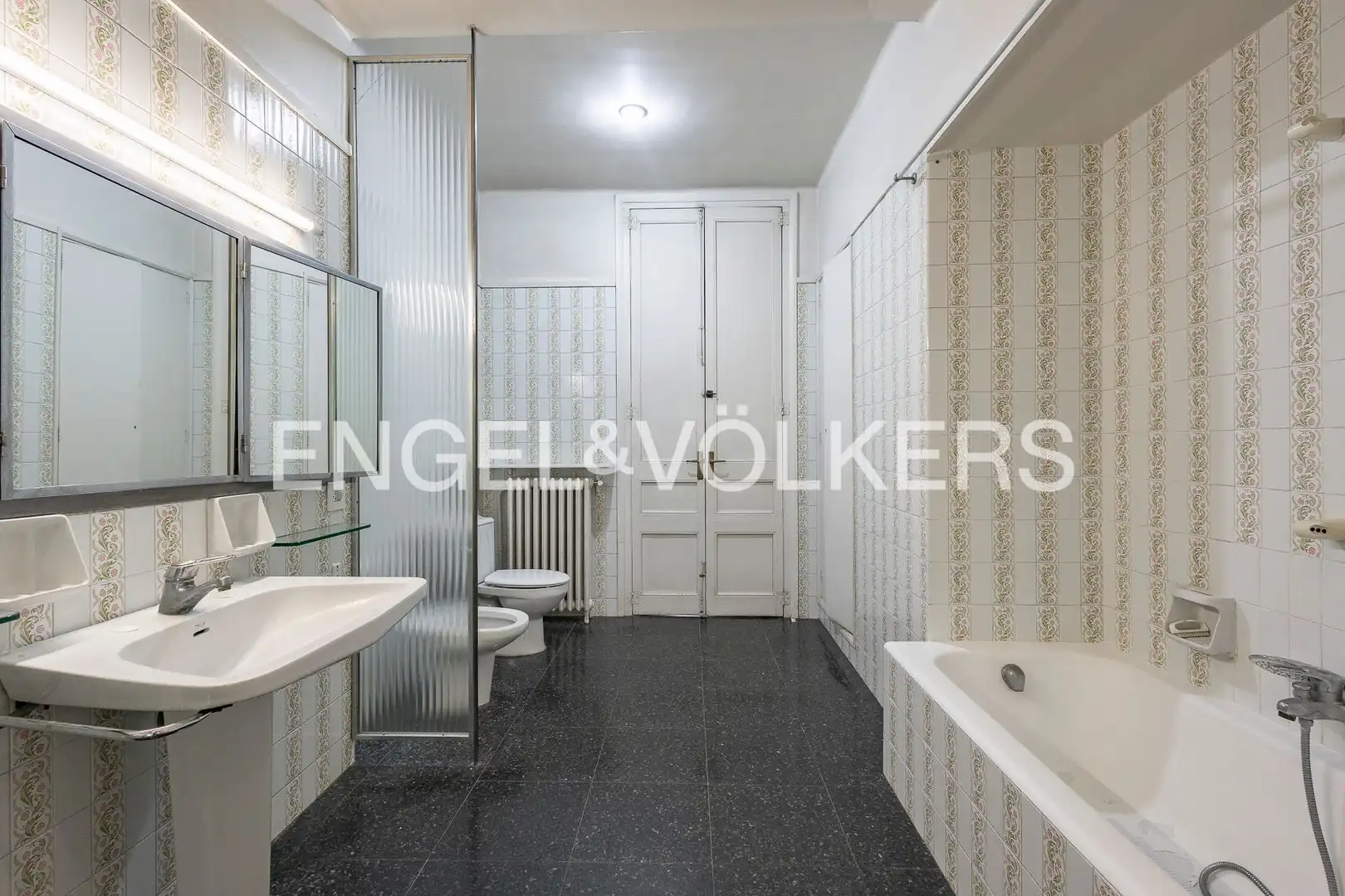Baño de Casa o chalet en venta en Sant Boi de Llobregat con Aire acondicionado, Calefacción y Jardín privado
