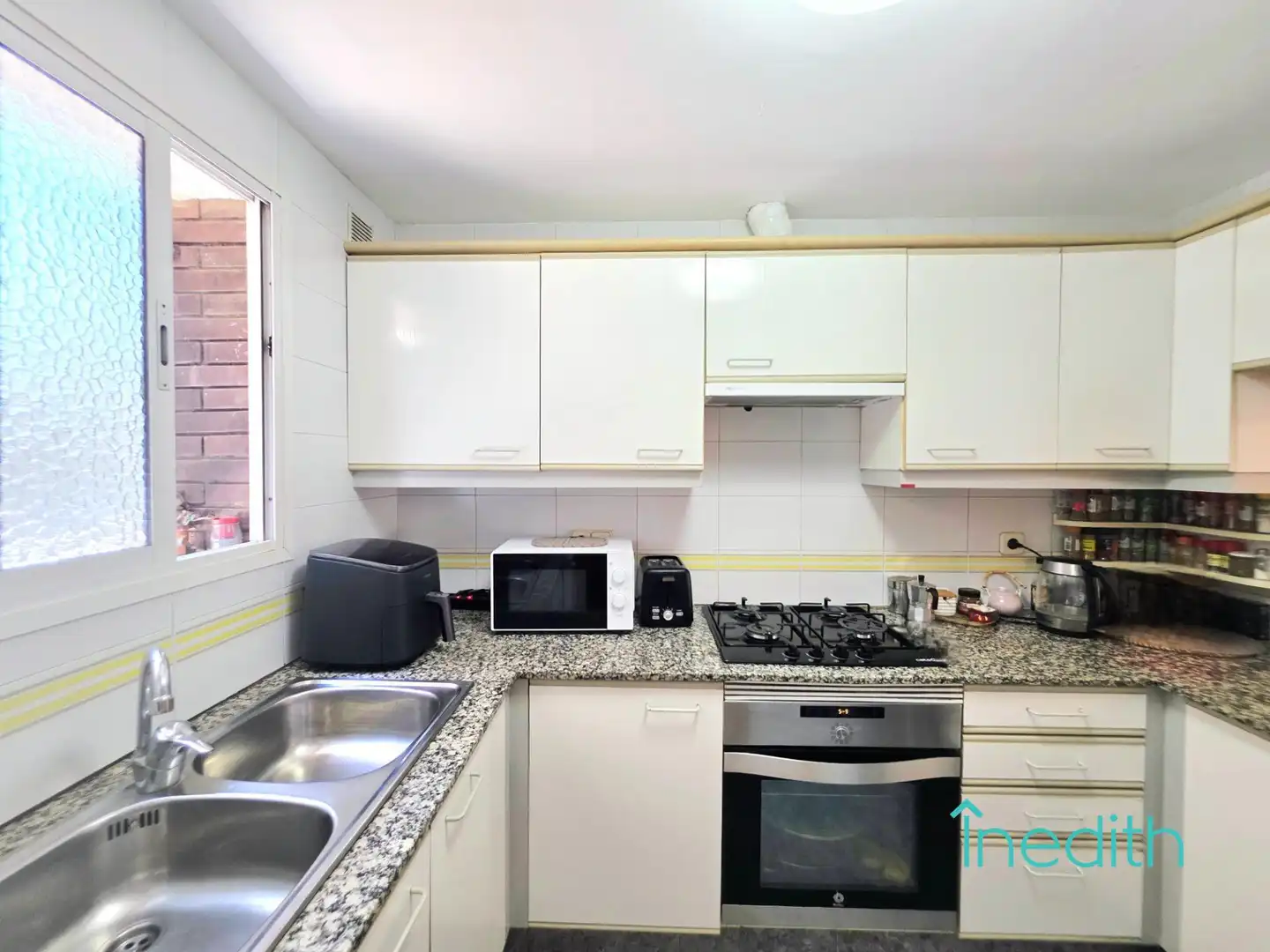 Cuina de Casa o xalet en venda en Barcelona amb Aire condicionat, Calefacció i Terrassa