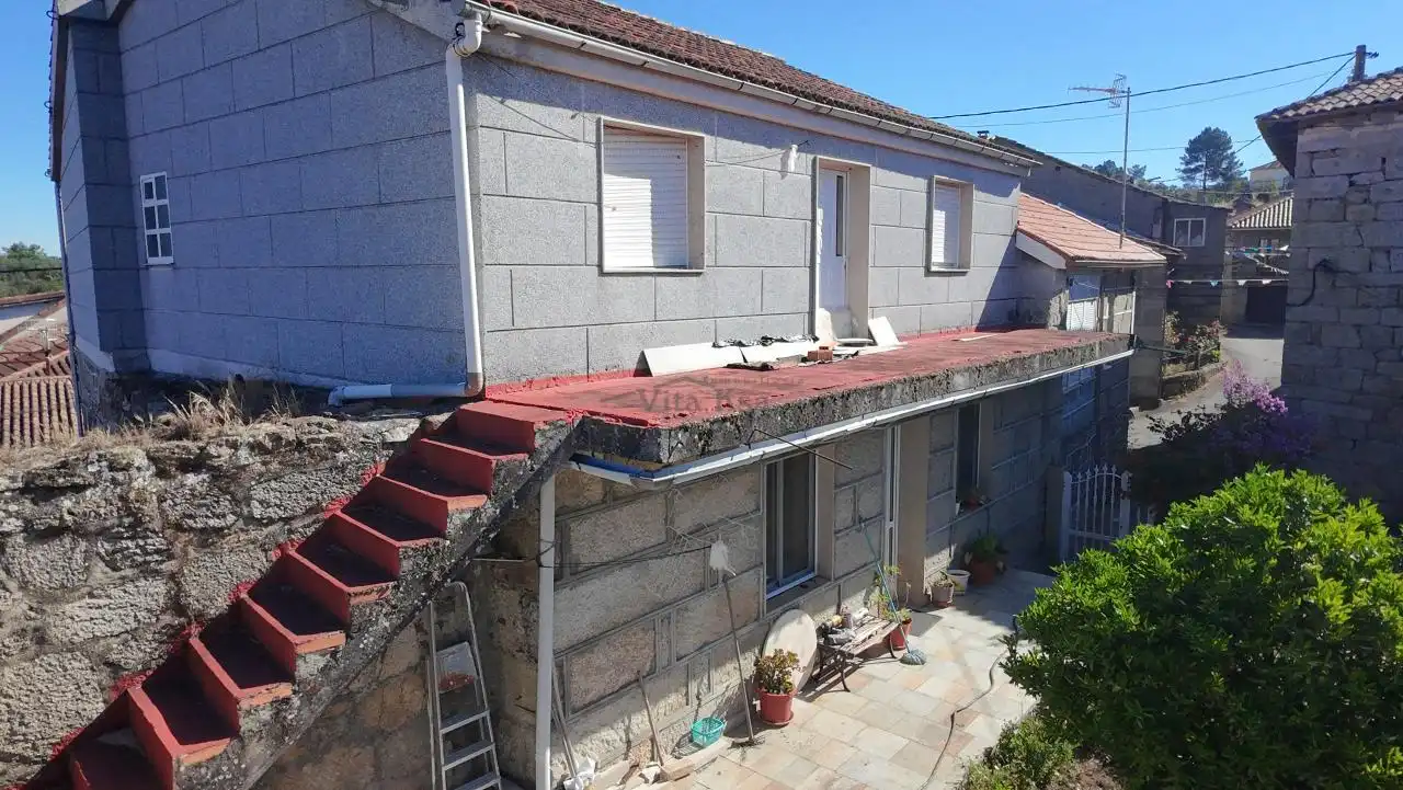House with terrace for sale in Toén, imagen 3