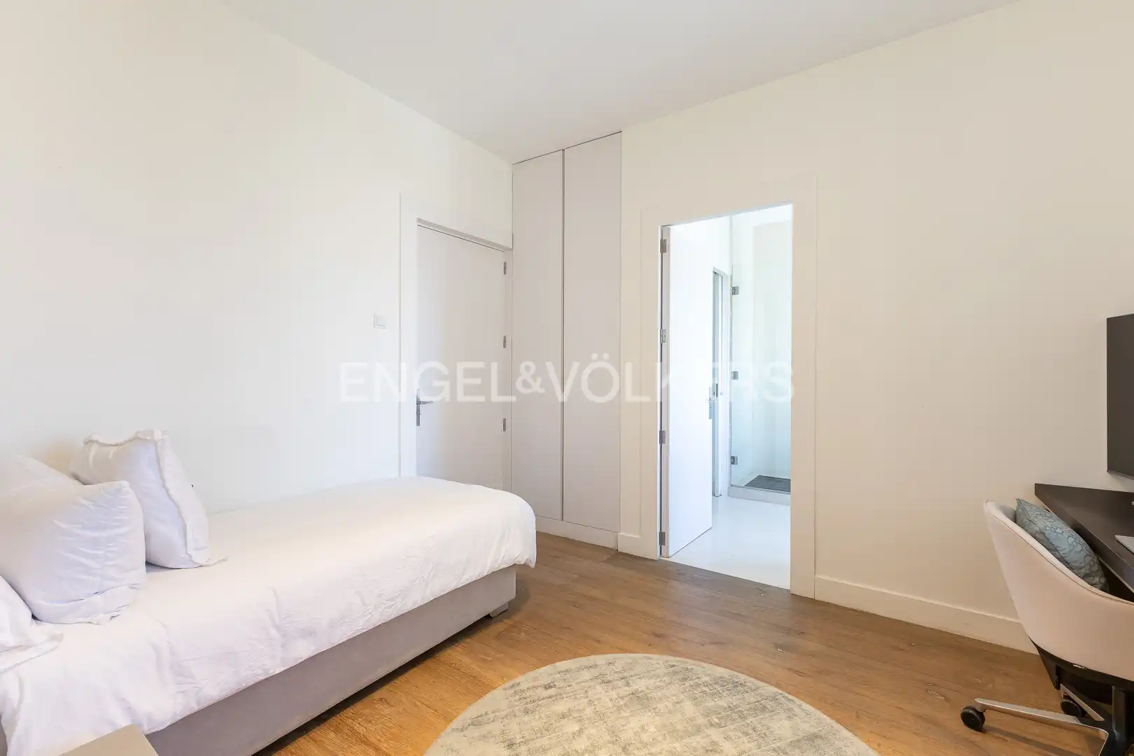 Dormitori de Àtic de lloguer en Madrid amb Aire condicionat, Calefacció i Terrassa