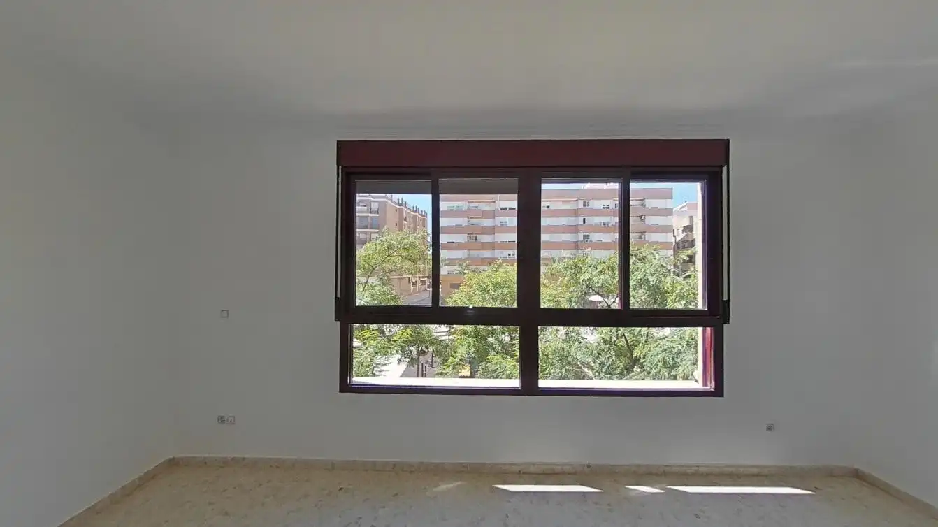 Piso con ascensor en venta en C/ Sant Valerià, imagen 3