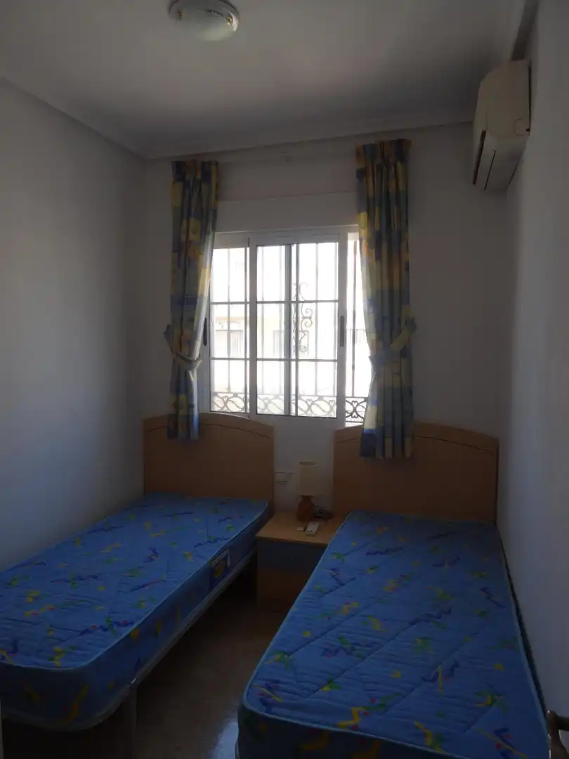 Habitación de Casa adosada en venta en Orihuela