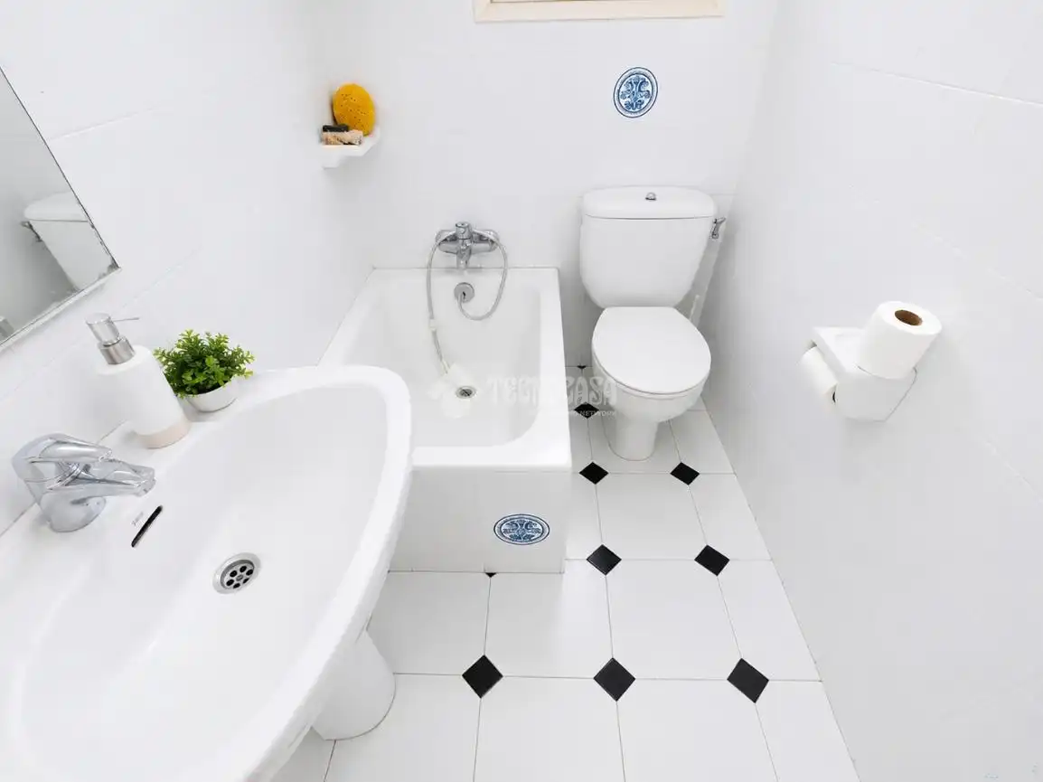 Baño de Piso en venta en Barcelona con Calefacción y Terraza