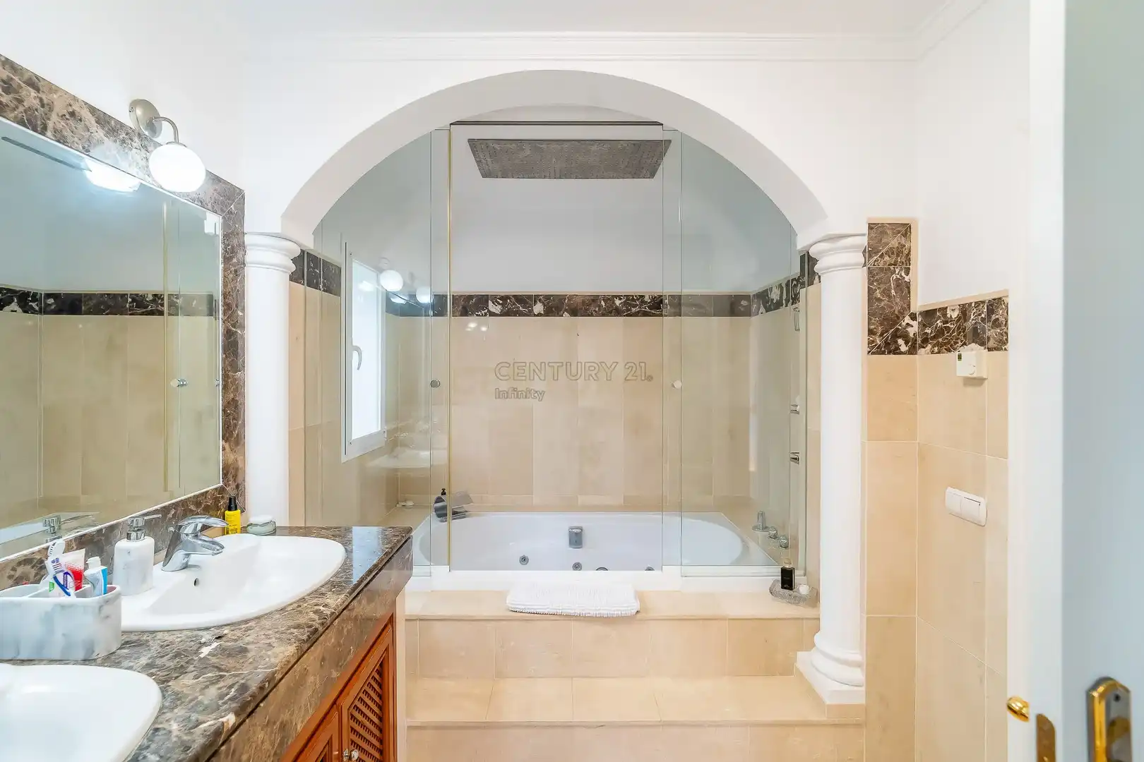 Bathroom of Houses for sale in Mijas  with Air Conditioner, Private garden and Storage room