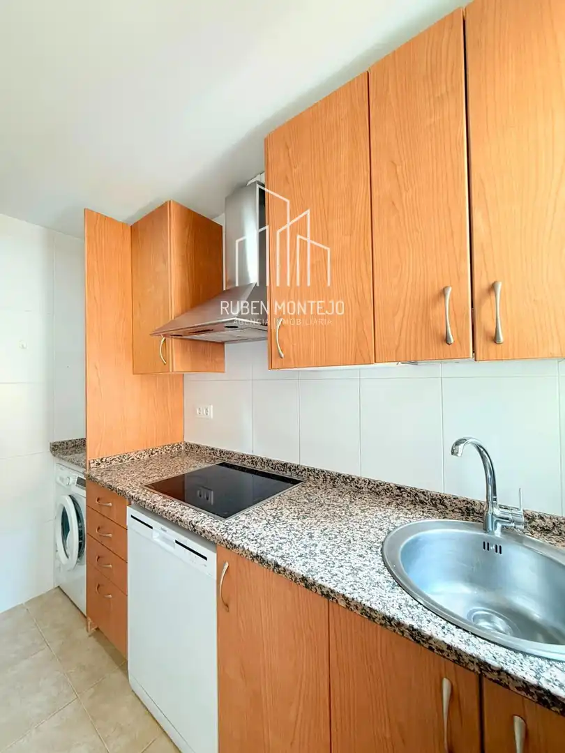 Cocina de Piso de alquiler en Salamanca con Calefacción, Terraza y Horno