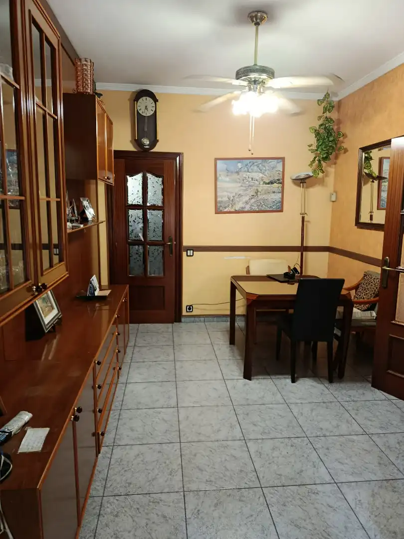Comedor de Piso en venta en Badalona con Calefacción y Balcón
