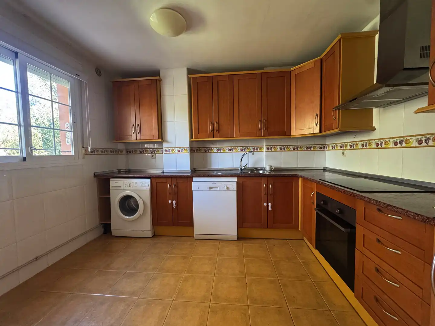 Cocina de Apartamento en venta en Marbella con Aire acondicionado, Calefacción y Terraza