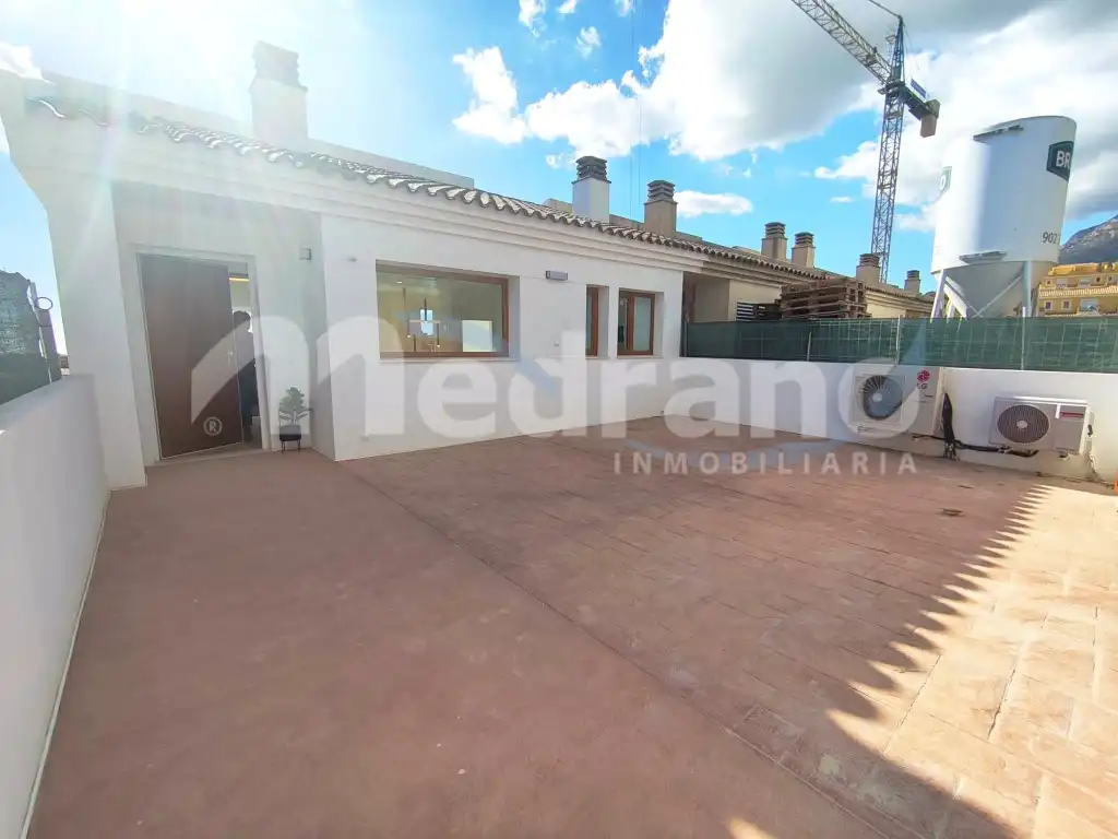 Vista exterior de Casa o chalet en venta en La Nucia con Aire acondicionado y Balcón