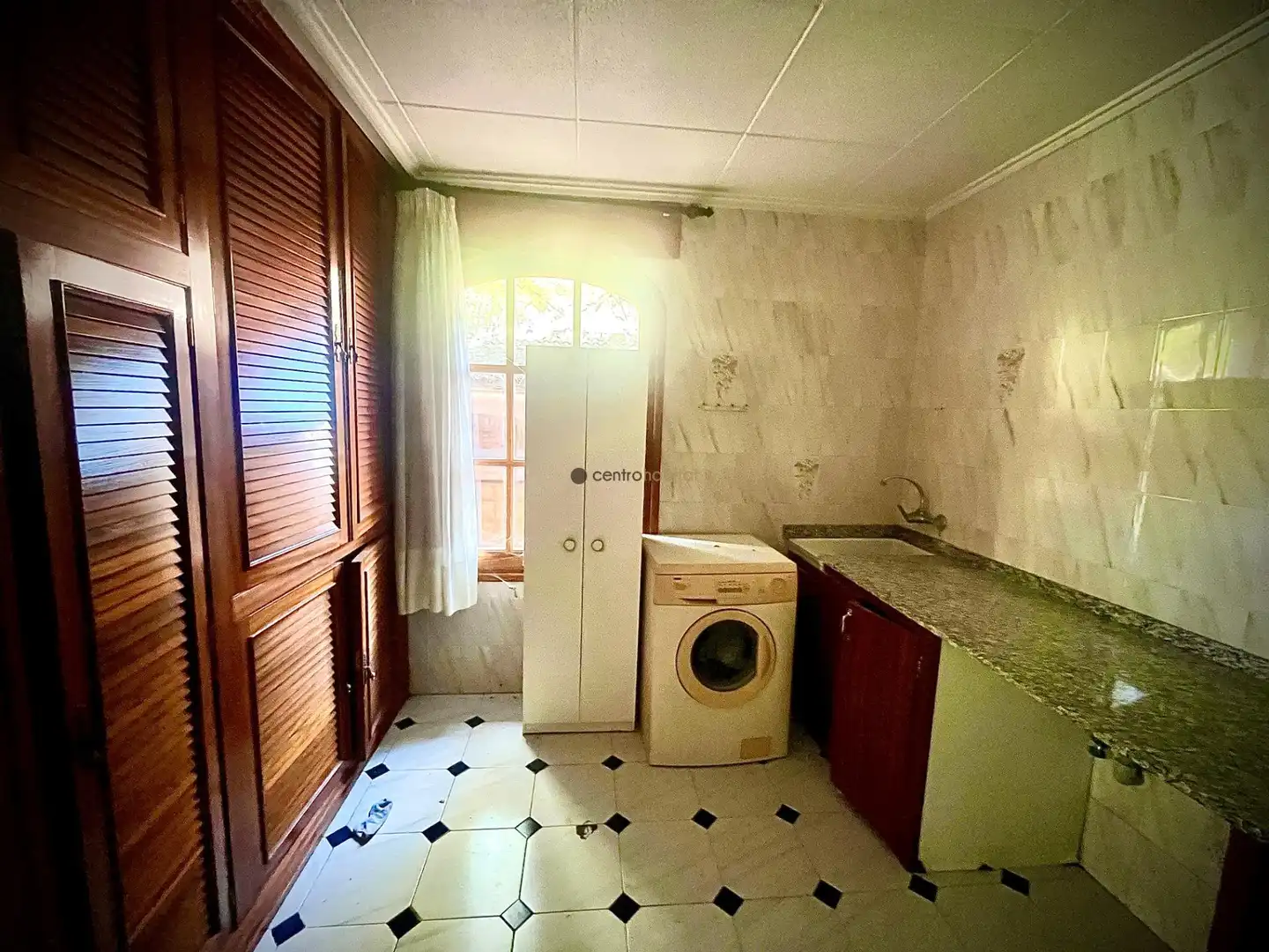 Cuina de Casa o xalet en venda en Elda amb Calefacció, Jardí privat i Traster