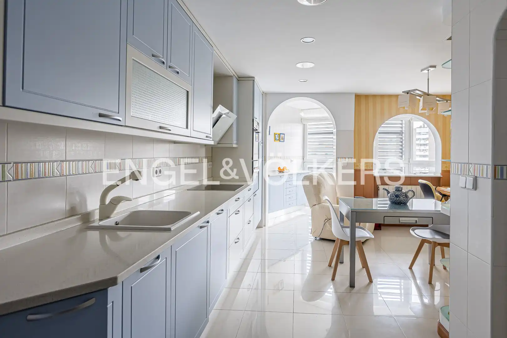 Kitchen of Flat for sale in Madrid  with Heating, Storage room and Furnished