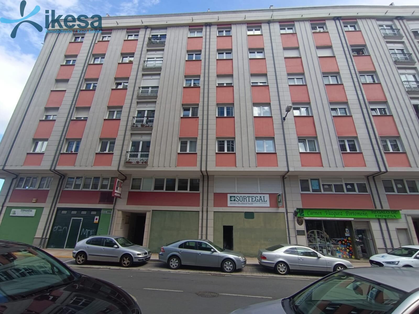 Premises for sale in Lugo Capital