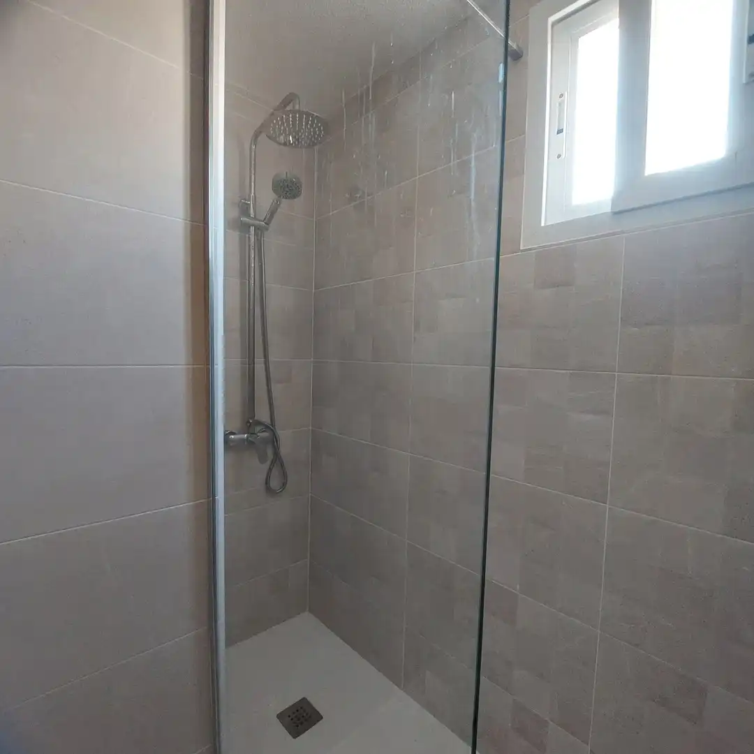 Badezimmer von Wohnungen zur Miete in La Manga del Mar Menor mit Terrasse, Möbliert und Ofen