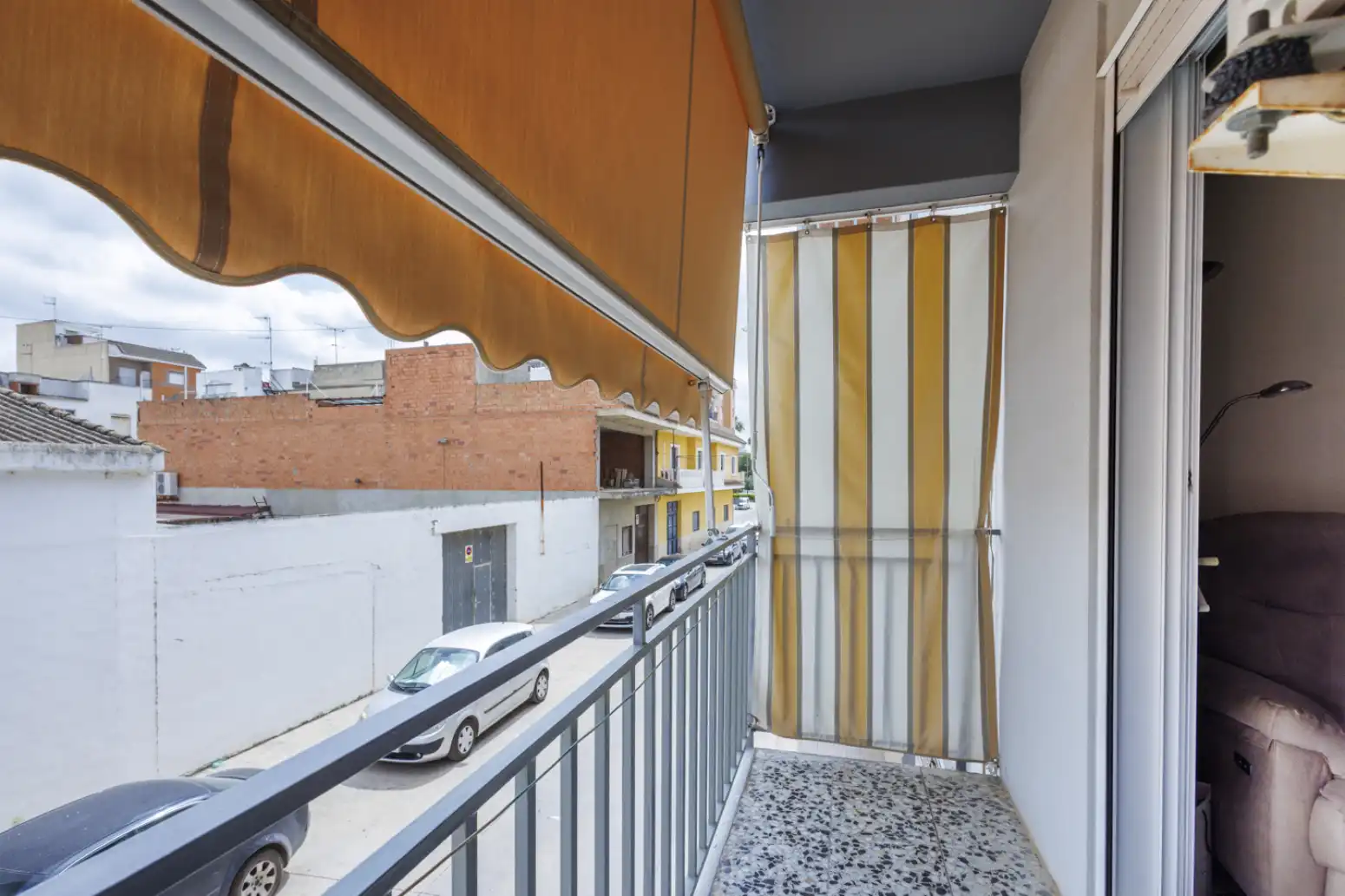 Terrasse von Einfamilien-Reihenhaus zum Verkauf in Carlet mit Terrasse und Balkon
