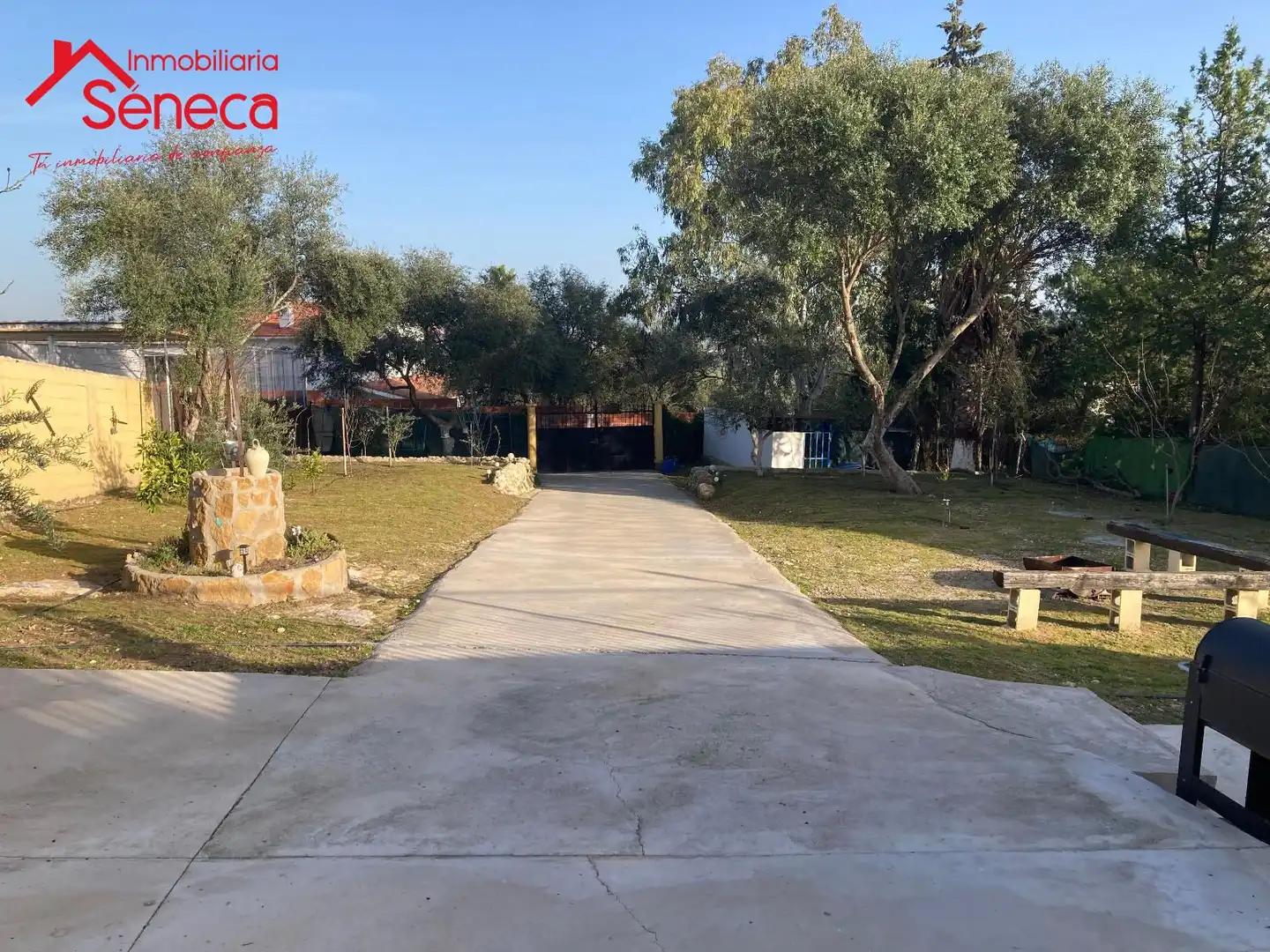 Vista exterior de Casa o xalet en venda en Almodóvar del Río amb Aire condicionat, Calefacció i Piscina