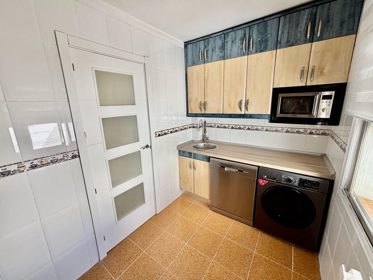 Kitchen of Flat for sale in  Zaragoza Capital  with Air Conditioner, Heating and Balcony