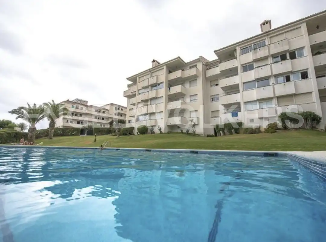 Swimming pool of Flat for rent in Sitges  with Air Conditioner, Heating and Parquet flooring
