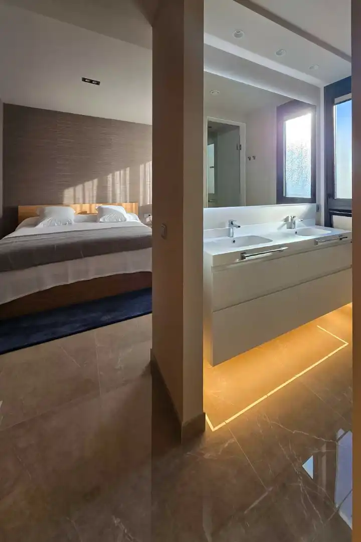 Bathroom of Flat for sale in San Cristóbal de la Laguna  with Air Conditioner, Terrace and Furnished
