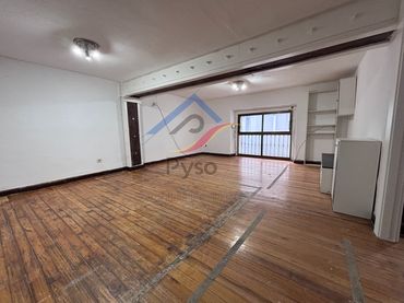 Flat with lift for sale in Calle San Celedonio