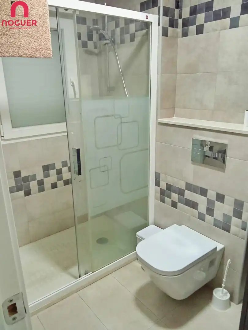 Badezimmer von Wohnung zur Miete in Córdoba mit Heizung und Möbliert