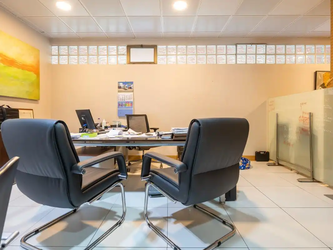 Commercial properties for rent in Pozuelo de Alarcón  with Air Conditioner and Heating