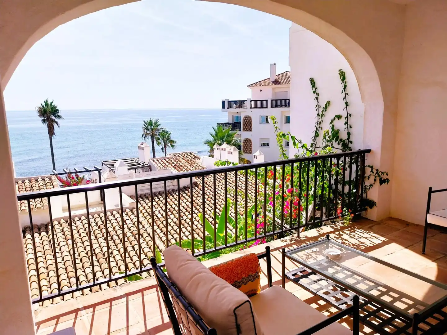 Terraza de Dúplex de alquiler en Mijas con Piscina comunitaria