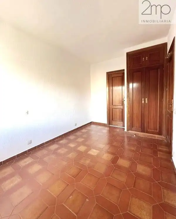 Dormitori de Apartament en venda en Manzanares El Real amb Terrassa, Rentadora i Piscina comunitària