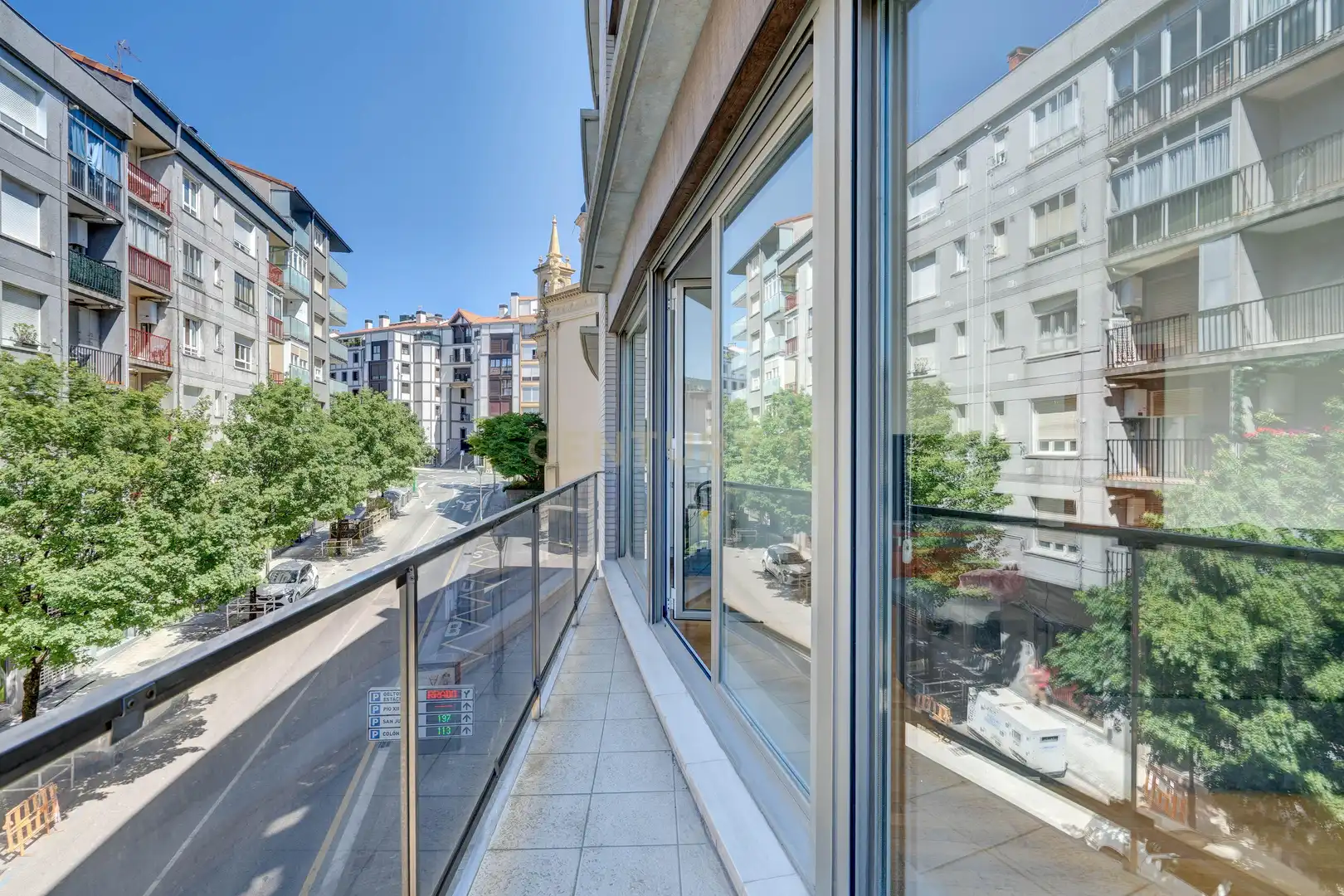 Vista exterior de Dúplex en venta en Irun  con Trastero, Horno y Lavadora