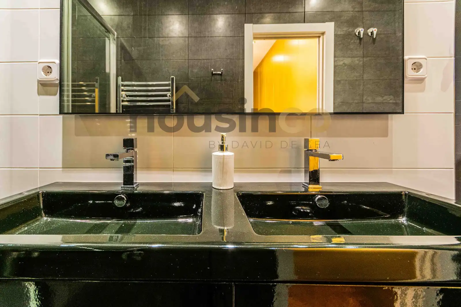 Bathroom of Flat for rent in Madrid  with Heating and Furnished