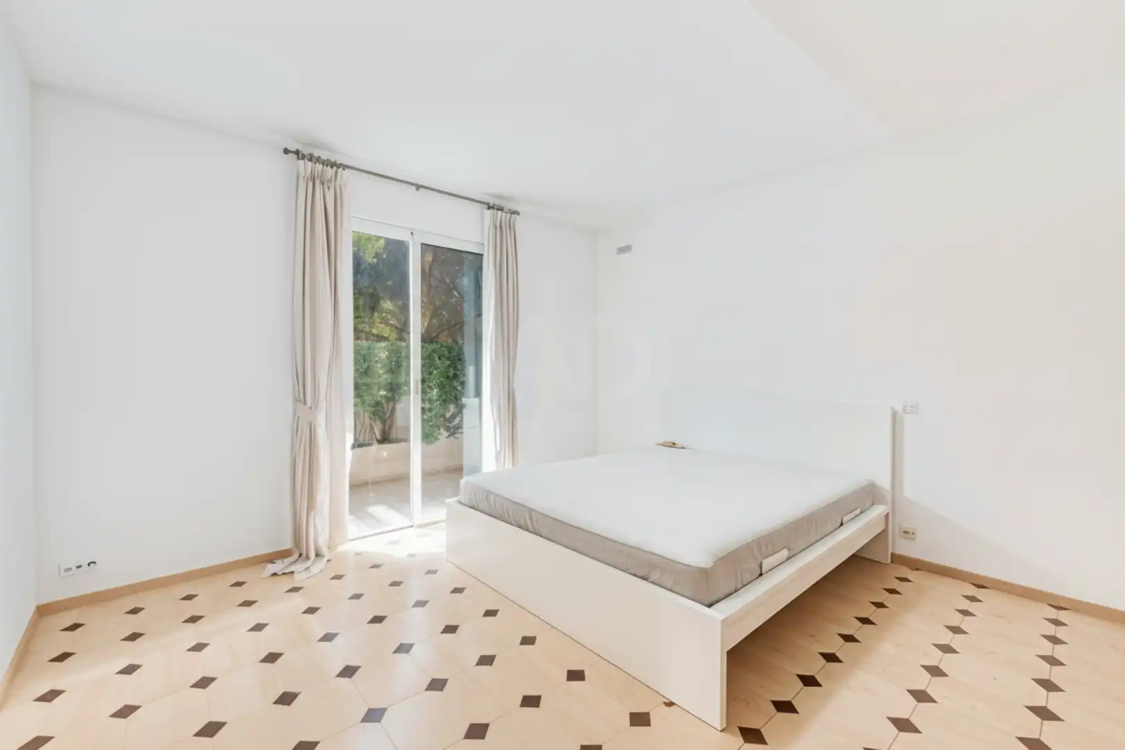 Dormitori de Casa o xalet en venda en Marbella amb Aire condicionat i Terrassa