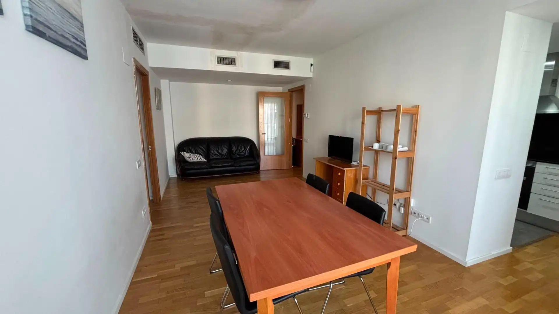 Wohnzimmer von Wohnungen zur Miete in Cubelles mit Klimaanlage, Balkon und Gemeinschaftspool