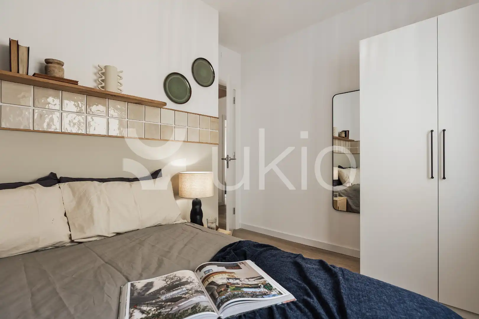 Dormitori de Apartament de lloguer en Barcelona amb Aire condicionat, Calefacció i Moblat