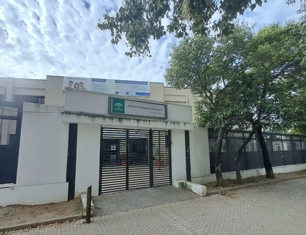 Vista exterior de Piso en venta en Sevilla
