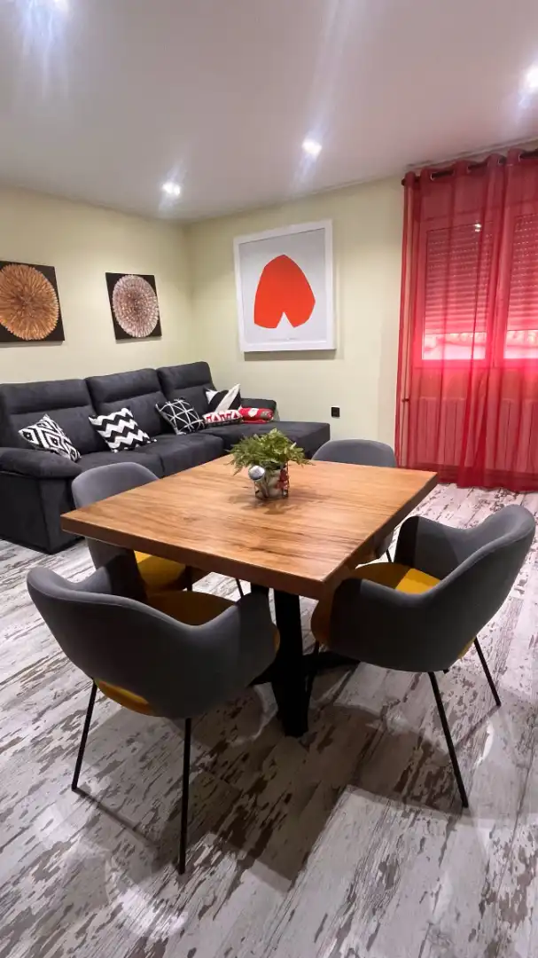 Esszimmer von Wohnung zur Miete in Mahora mit Klimaanlage, Heizung und Möbliert