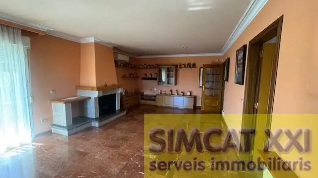 Dining room of Houses for sale in Figueres  with Air Conditioner, Heating and Terrace