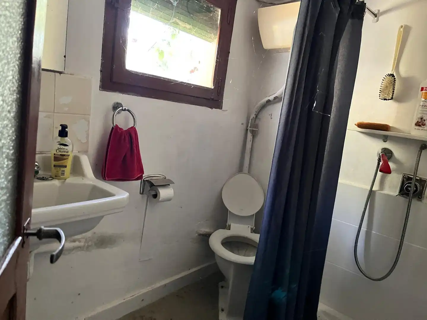 Badezimmer von Einfamilien-Reihenhaus zum Verkauf in Castillazuelo mit Heizung