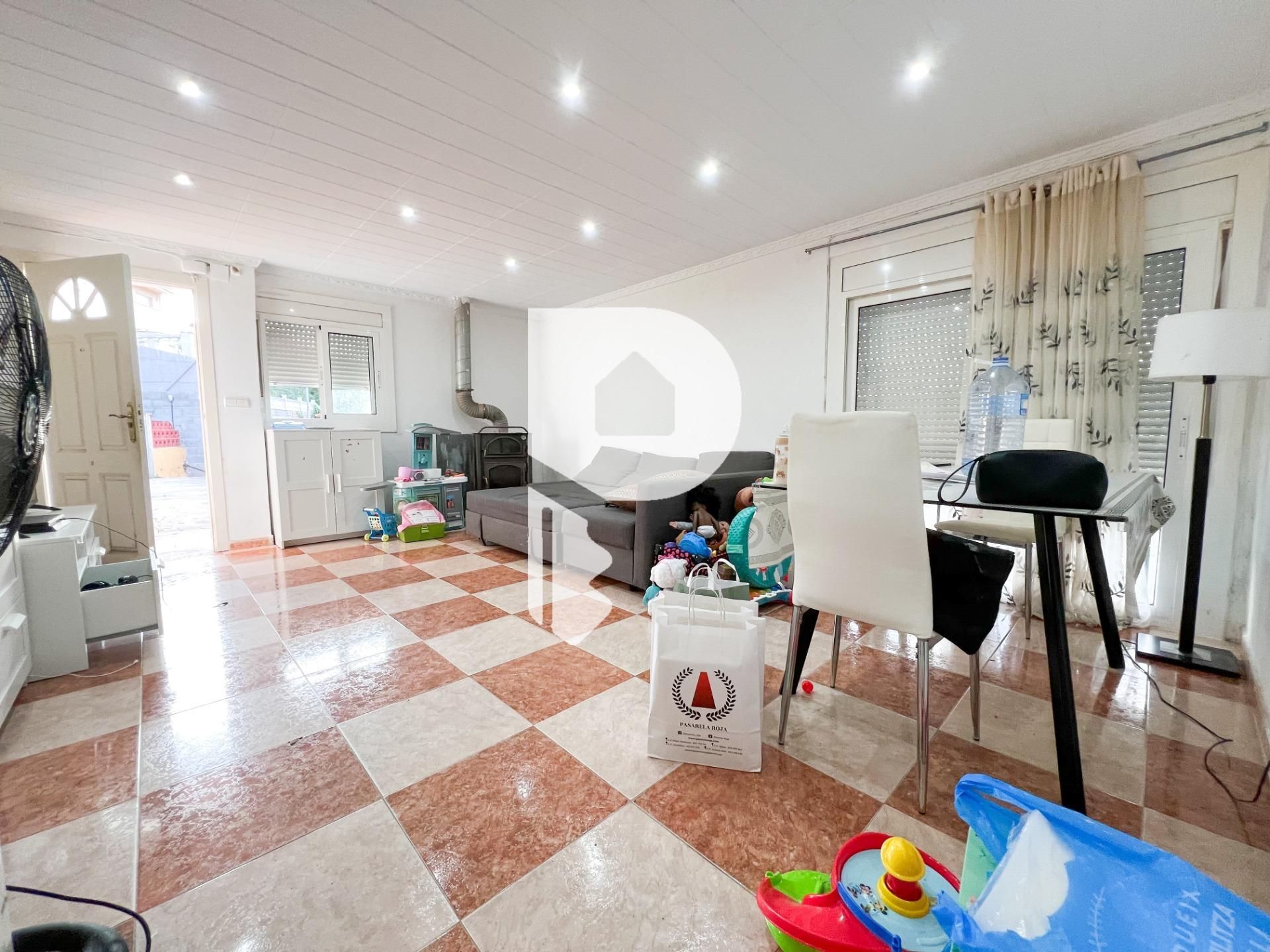 Cocina de Casa o chalet en venta en Vallirana con Calefacción, Jardín privado y Terraza