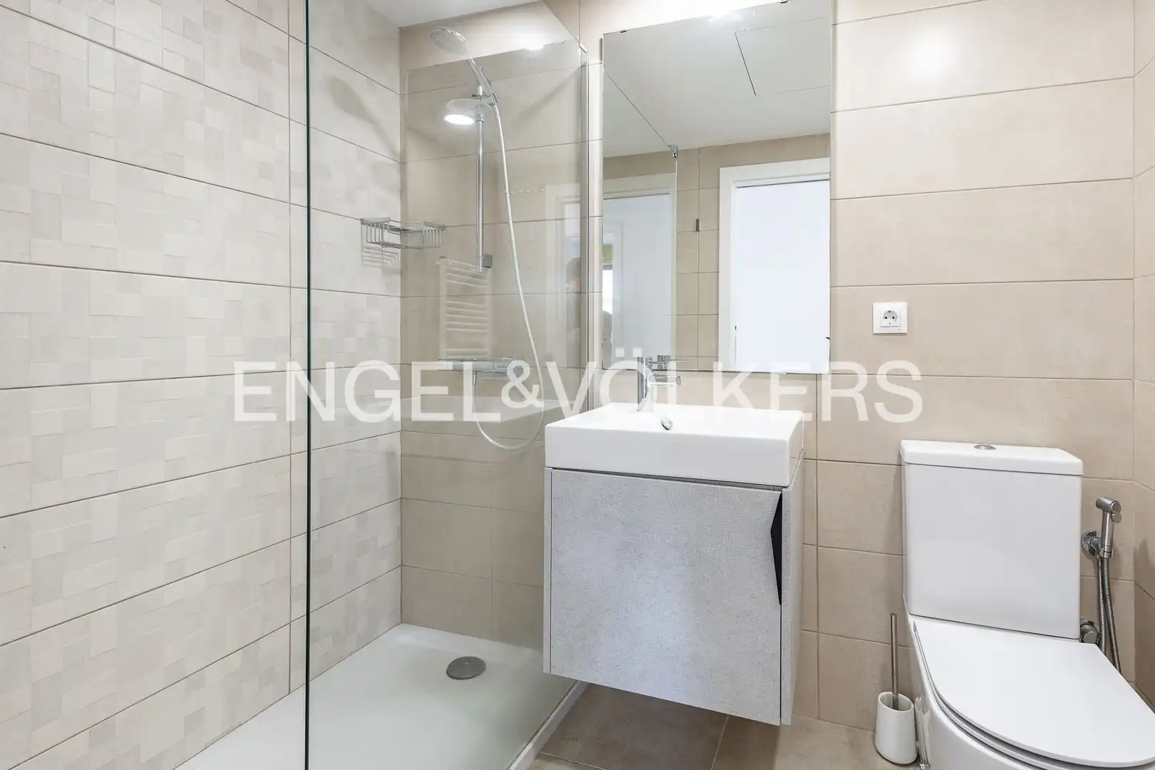 Baño de Ático en venta en Sant Adrià de Besòs con Aire acondicionado, Calefacción y Parquet