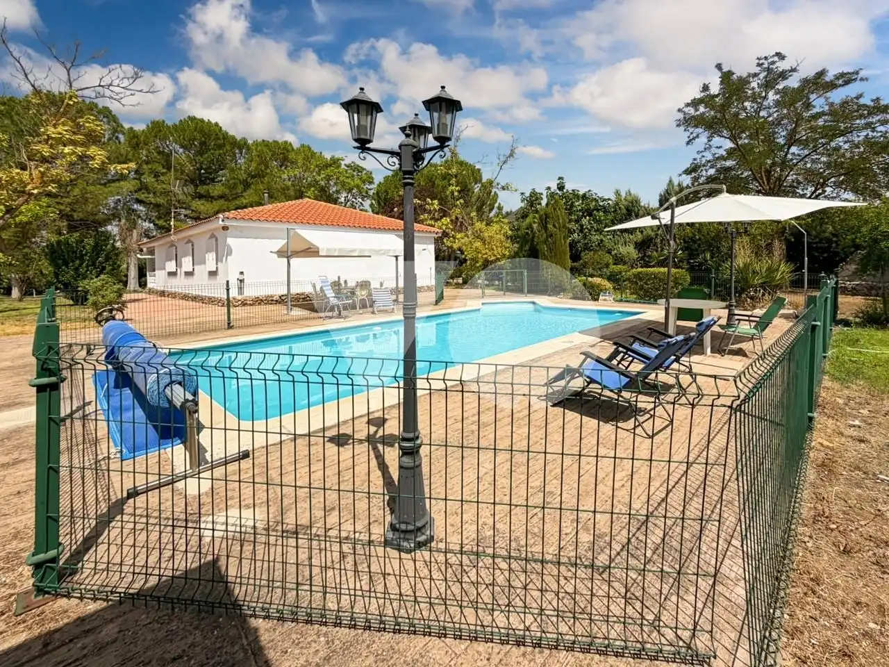 Piscina de Casa o chalet en venta en Illana con Calefacción, Jardín privado y Trastero