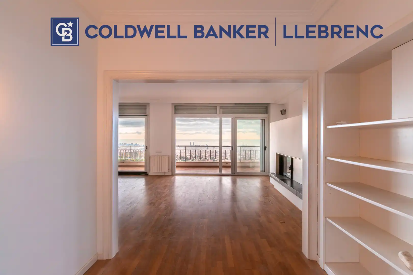 Piso en venta en Barcelona con Calefacción, Parquet y Terraza