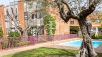 Piscina de Casa adosada en venda en Sant Cugat del Vallès amb Calefacció, Jardí privat i Terrassa