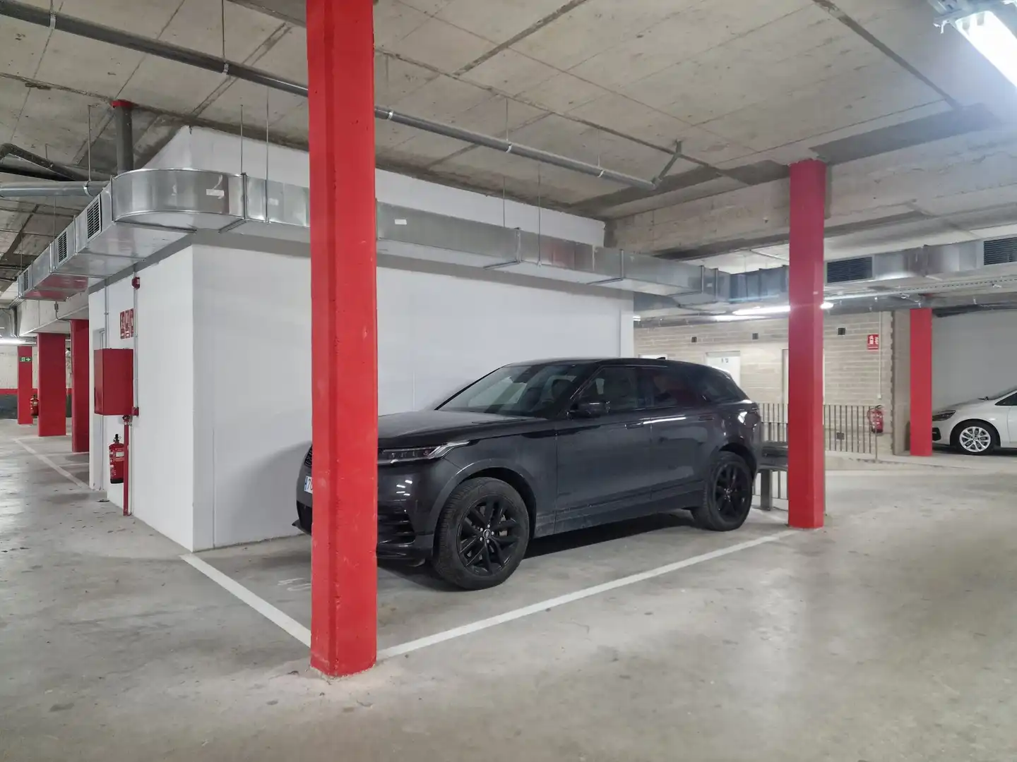 Parking de Piso de alquiler en Girona con Aire acondicionado, Calefacción y Trastero