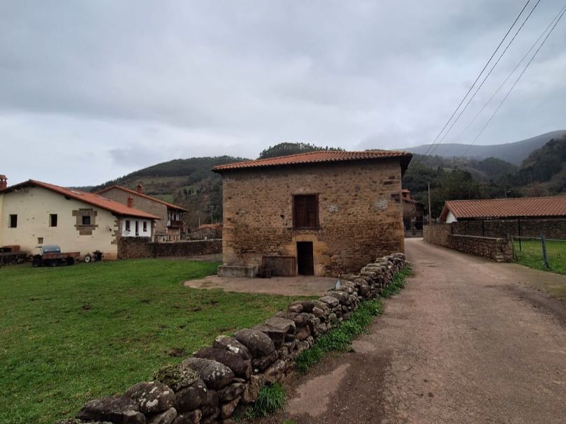 Exterior view of Land for sale in Santiurde de Toranzo