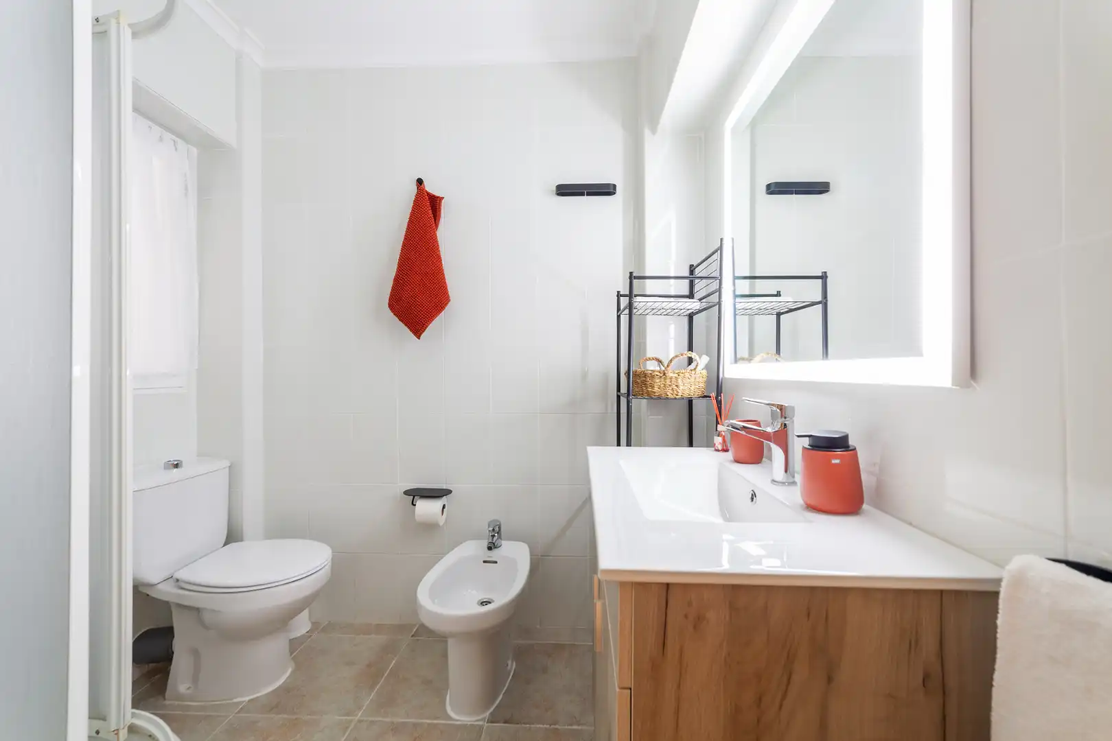 Badezimmer von Wohnung zur Miete in Sueca mit Klimaanlage, Heizung und Terrasse