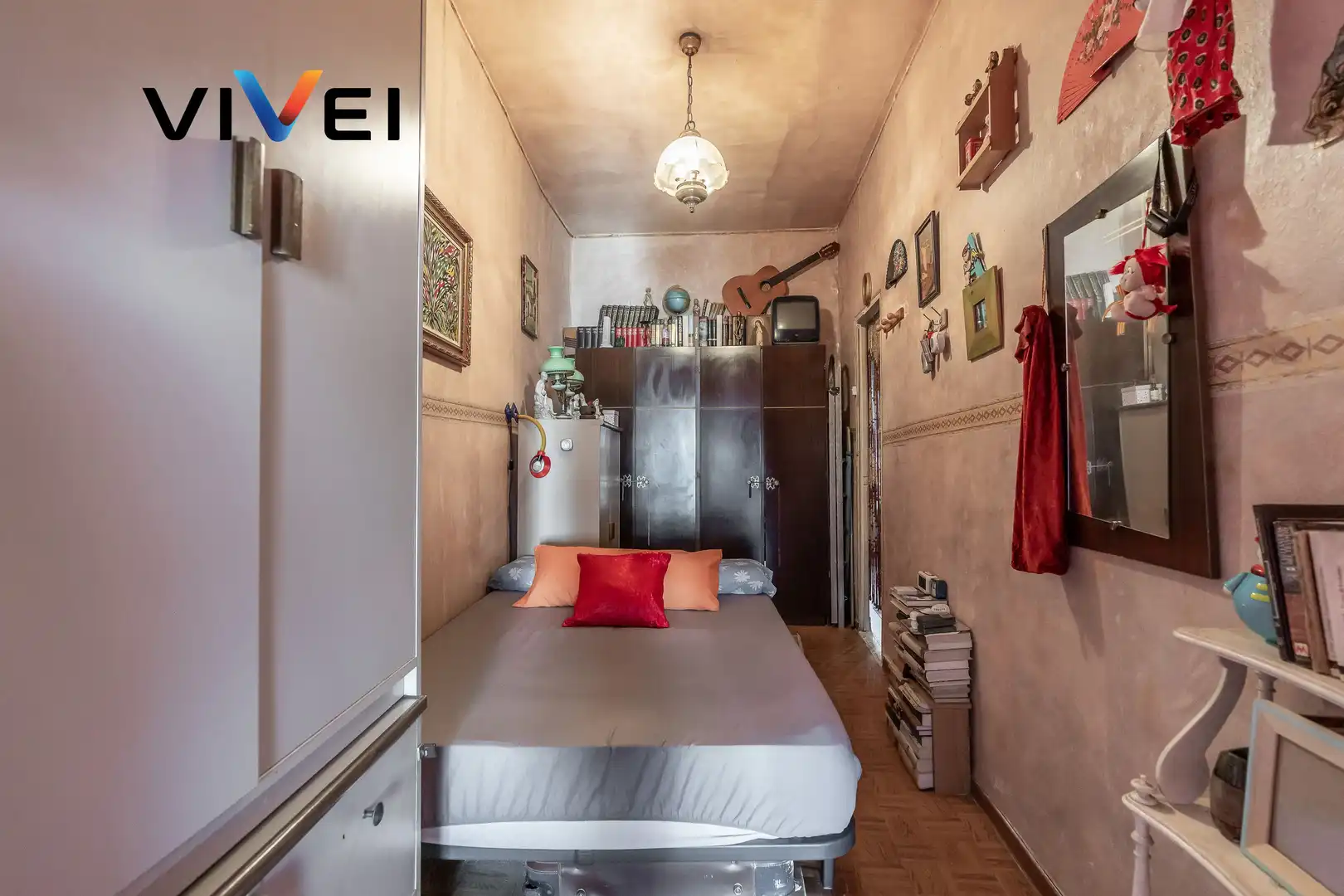 Habitación de Piso en venta en Madrid con Balcón