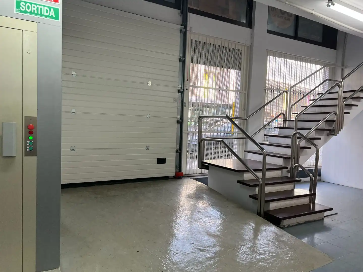 Traster de lloguer en L'Hospitalet de Llobregat amb Alarma