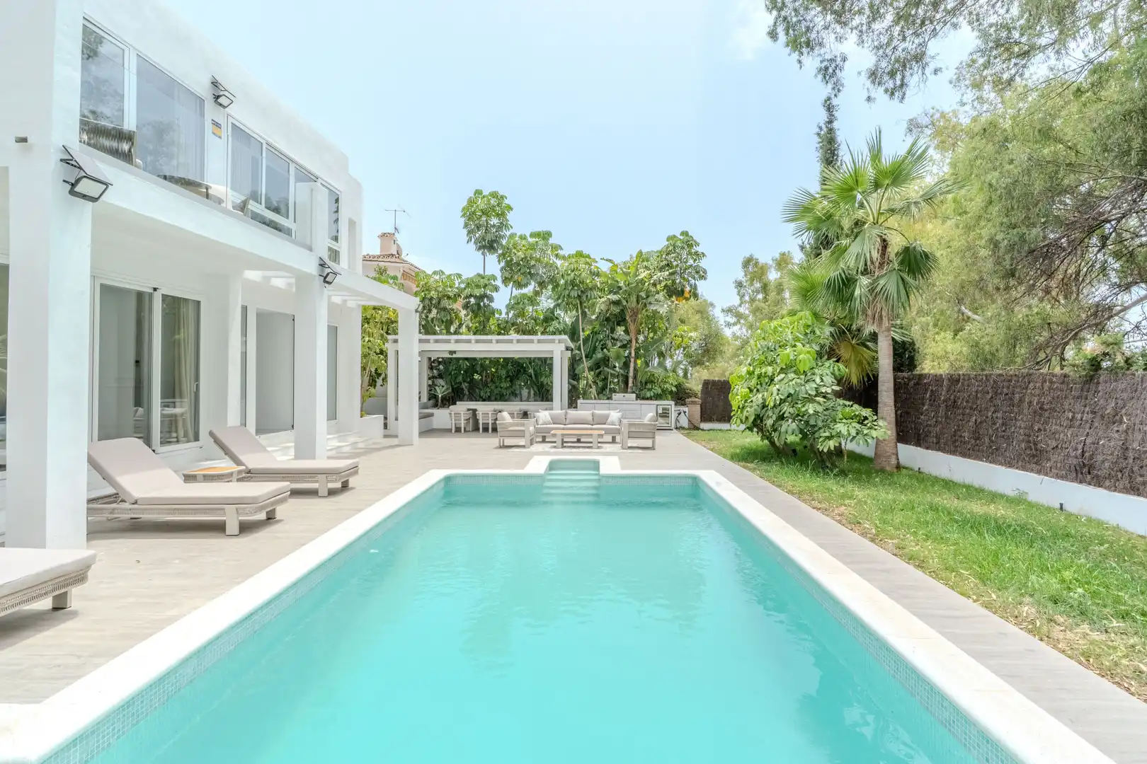 Piscina de Casa o xalet de lloguer en Marbella amb Aire condicionat, Calefacció i Jardí privat