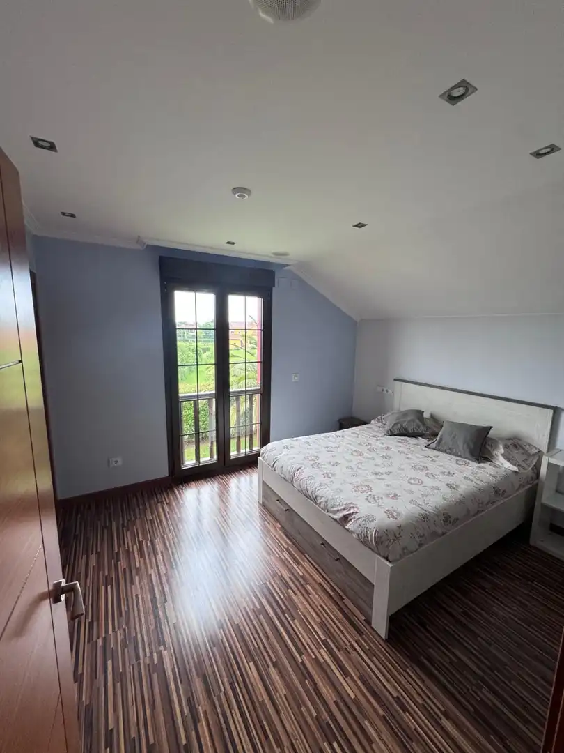 Habitación de Casa o chalet en venta en Gijón  con Calefacción, Terraza y Trastero