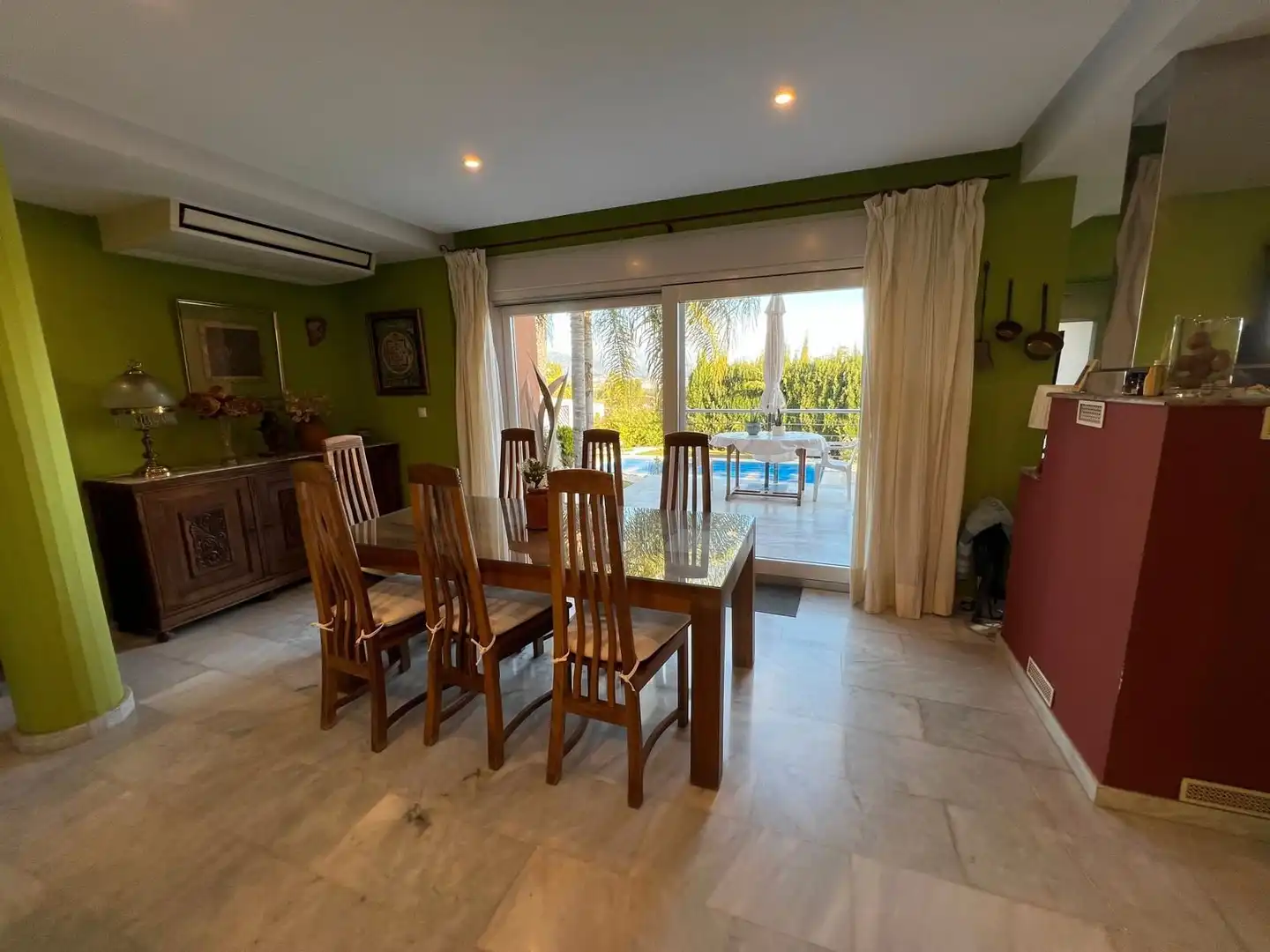 Comedor de Casa o chalet en venta en Vélez-Málaga con Aire acondicionado, Jardín privado y Piscina